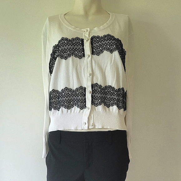 Karl Lagerfeld Paris Black Lace Crop Sweater Size L - Picture 2 of 11